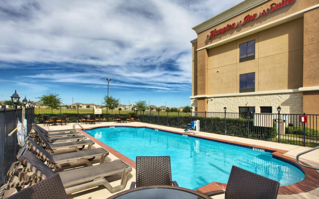 Hampton Inn & Suites Houston - Rosenberg