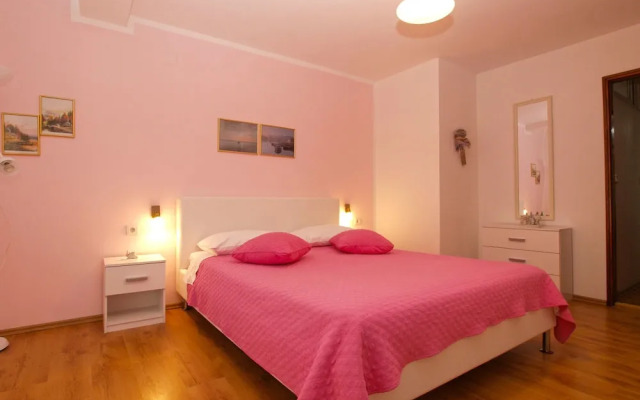 Apartment 959