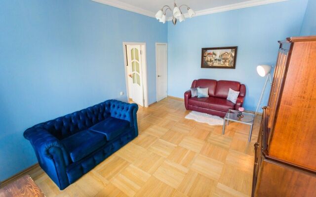 Апартаменты, Оружейный пер., 13