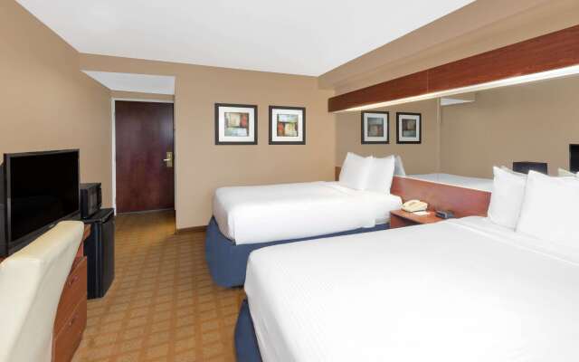 Microtel Inn & Suites by Wyndham Starkville