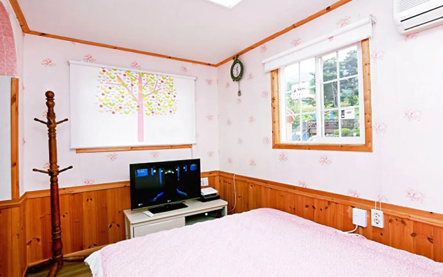 Hapcheon Lake Red Clay Pension