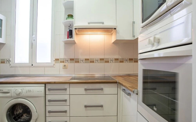 Lovely 3bed W/balcony in Madrid City Center