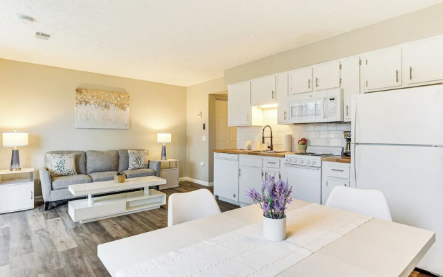 Near Golf & Table Rock Lake: Condo w/ Pool Access