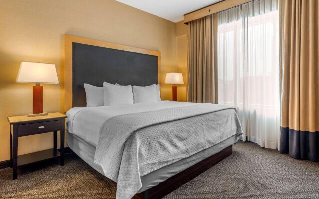 Cambria Hotel Akron - Canton Airport