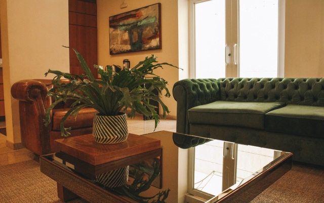 Crystal Residence Hotel