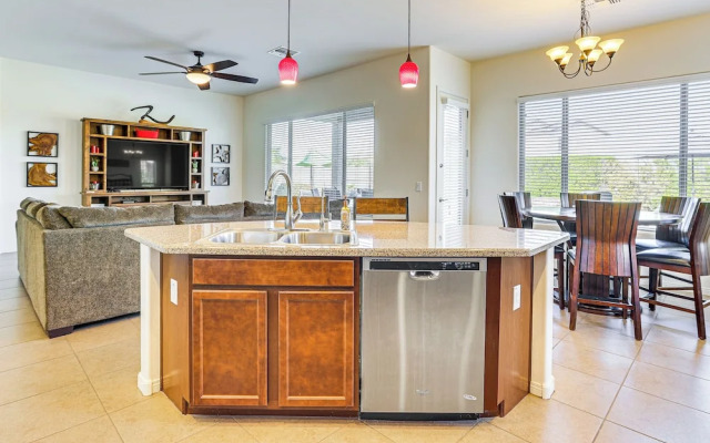 Outdoor Oasis in Goodyear: Stay & Play!