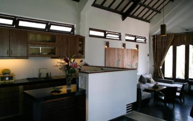 Calligraphy Homestay