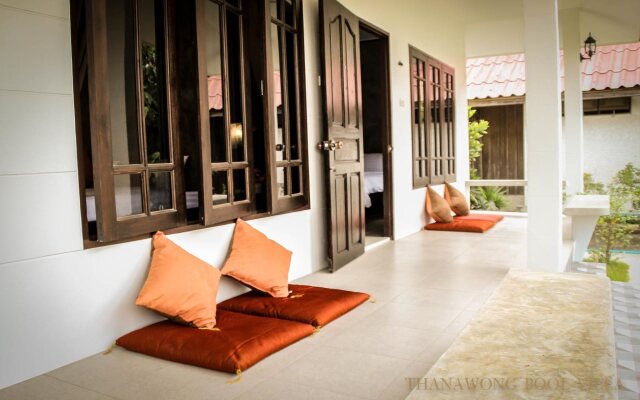 Thanawong Pool Villa