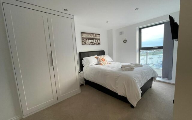 Superior 2 Bedroom Condo With Stunning Sea Views