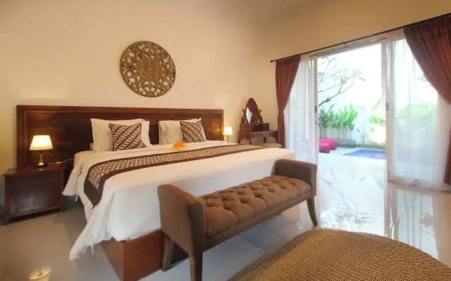 Bougainvillea Villa Seminyak by Parigata