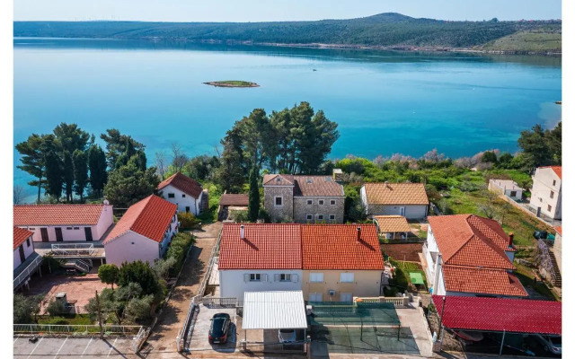 Apartment Nikice Gundica VI