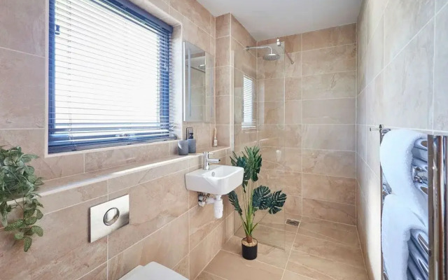 Host Stay Dalby Lodge