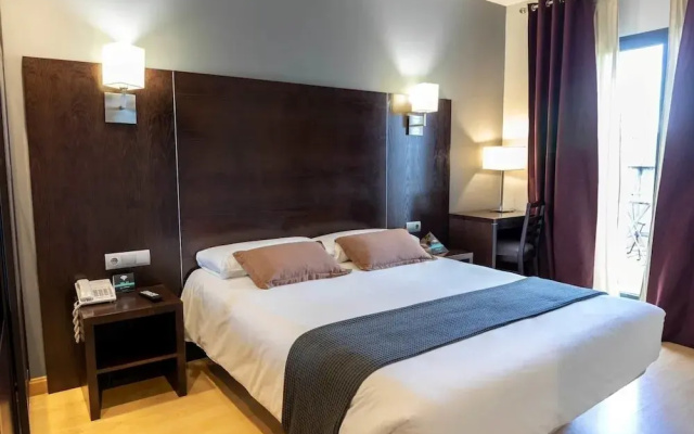Hotel Cardeña by gaiarooms