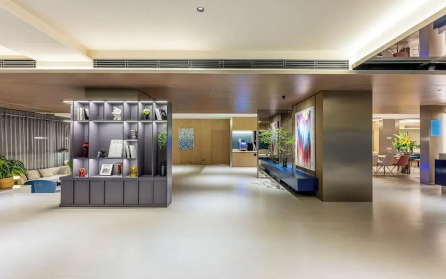 Holiday Inn Express Shanghai Jing'an Temple by IHG