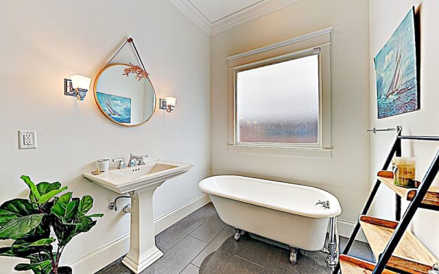 17th Street Home - 4 Br Home