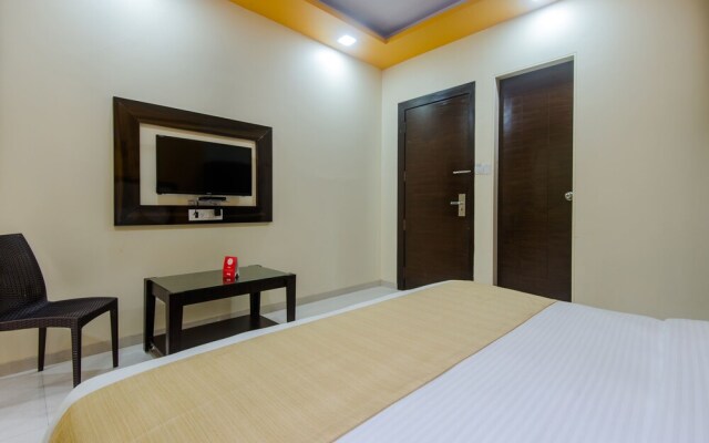 OYO 9326 Om Sai Residency