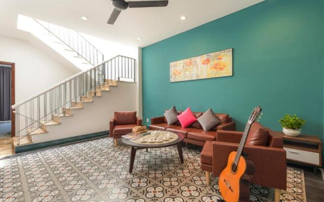 Lim's house - The Market Hideout House