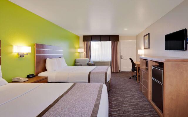 Days Inn & Suites by Wyndham Arcata