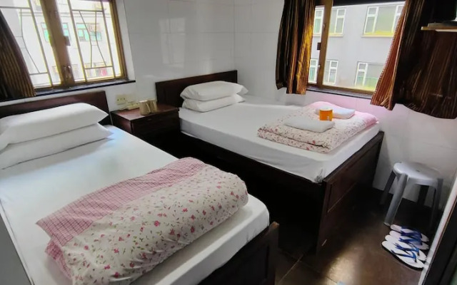 Four Seasons Hostel