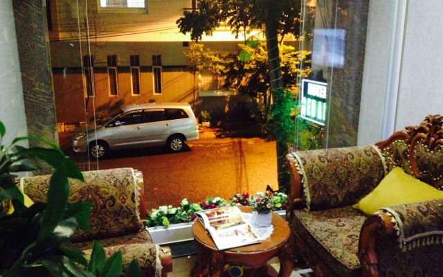 Queen Garden Hotel
