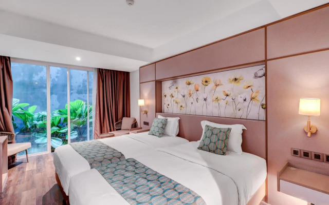 Sunday Hotel Arshika Sunset Road