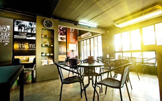 Sleep cafe hostel