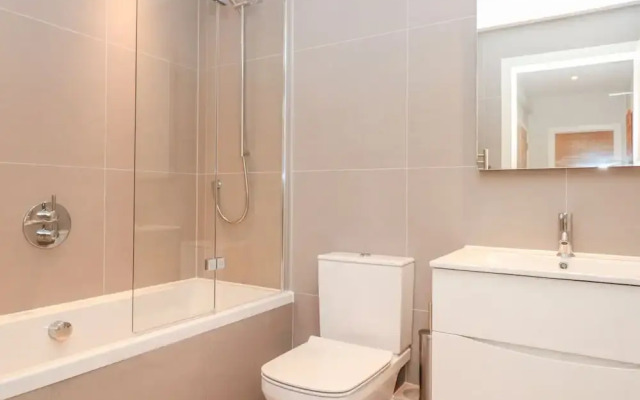 4 The Manor House, Hillfield Village