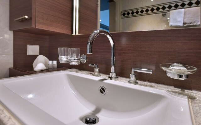 Hotelships Holland - HS Leonora - Messe