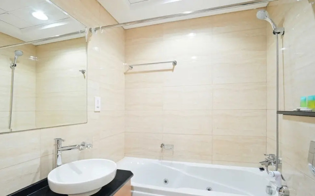 Fascinating Ocean Views in a One Bedroom