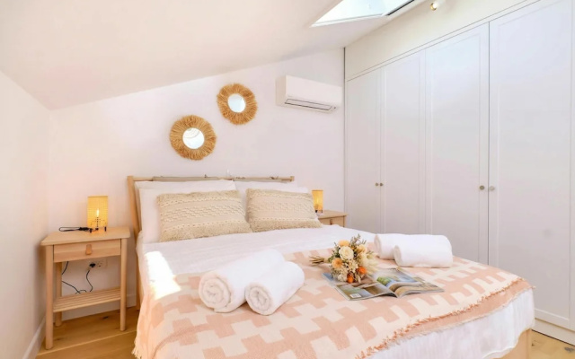 Charming Island Villa Alba