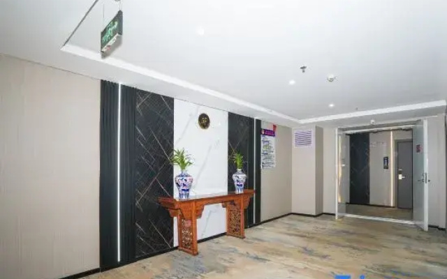 Xinlongtai Business Hotel (Cangzhou Qingfenglou)