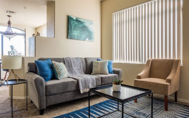 1 BR Apt with Parking by Frontdesk