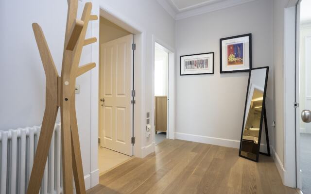 JOIVY Splendid 2-Br Apartment In New Town