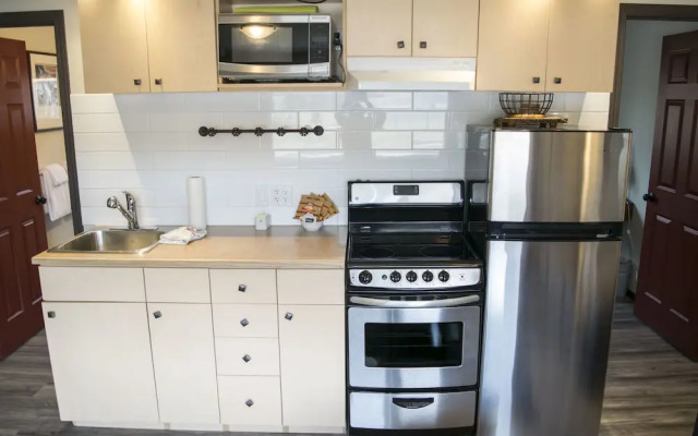 Yamnuska Suites