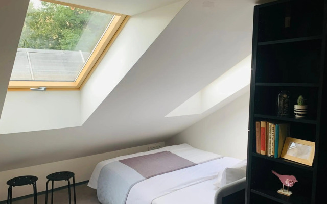 Cozy friendly place with free parking