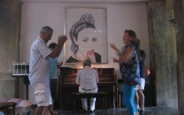 Casa Real Del Cabrero by Soho