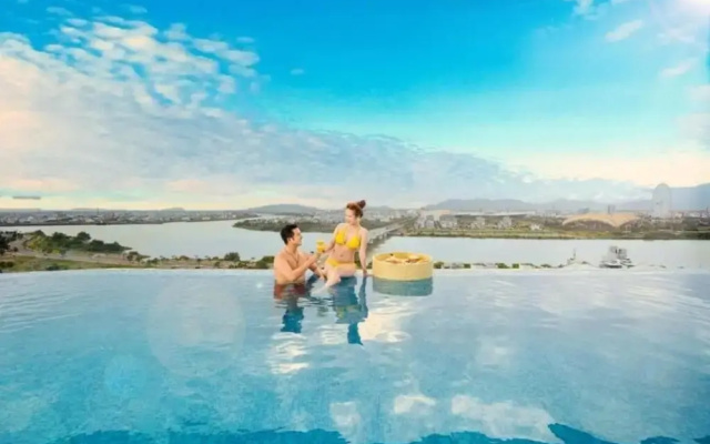 RHM Luxury Hotel and Suite