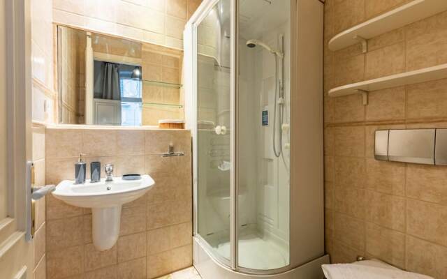 Missafir Flat in Beyoglu With Bosphorus View