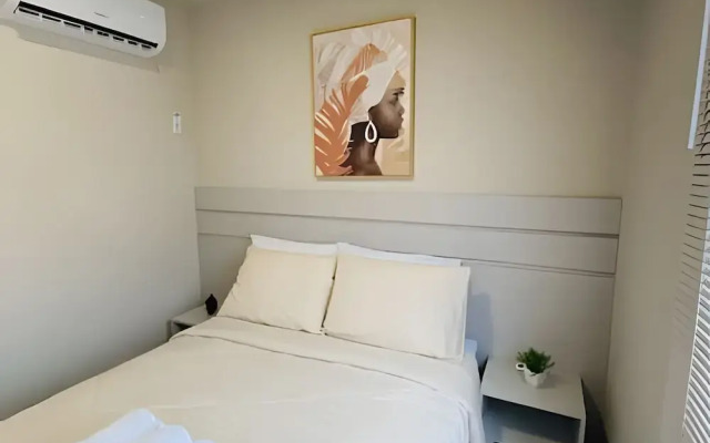 APTO prox Ponte amizade 5 pessoas com AC