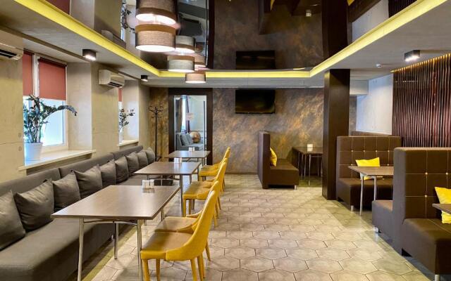 Yavir Hotel