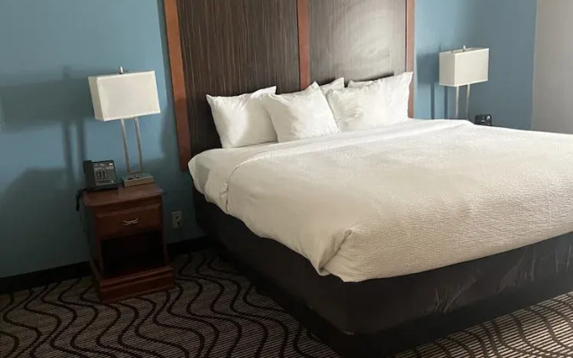 Mathis Deluxe Hospitality