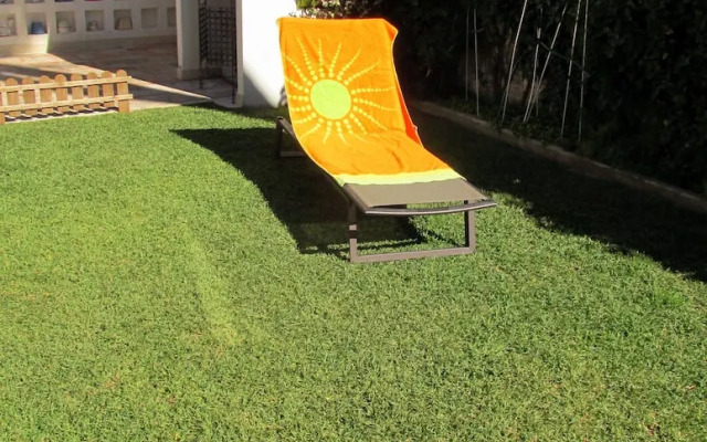 Stunning Studio in Parede, Cascais - up to 4 pax