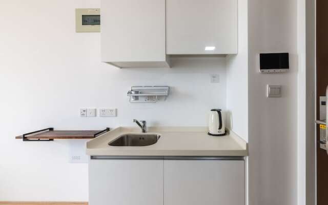 White Cloud Apartment