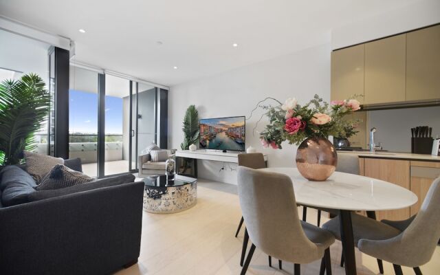 Brand New Fully Furnished Apartment near Macquarie Centre