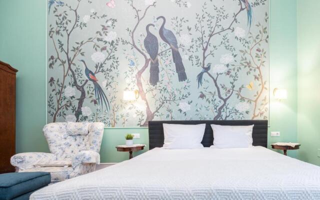 Victoria Apartment 1901