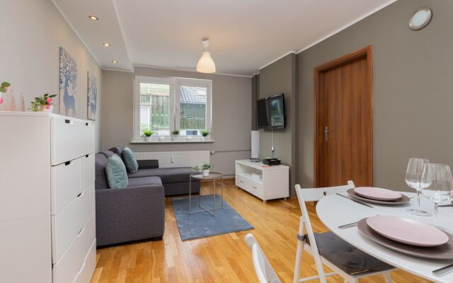 Malczewskiego Apartment by Renters
