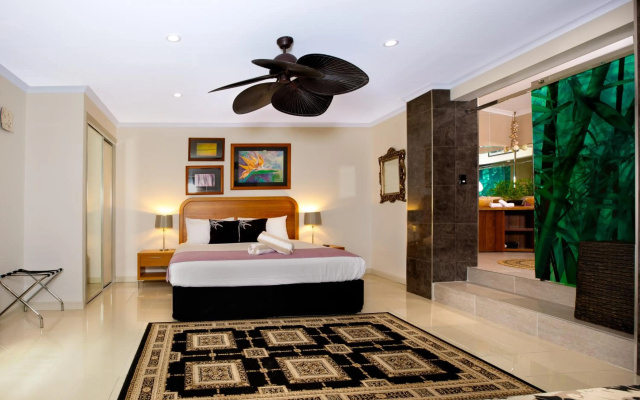 Luxury Penthouse 5 BDR 3 Bath Twin Rain Showers 365 sq mtrs – Guest Rooms – Port Douglas
