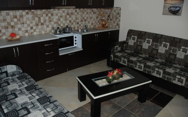 Kleri Beach Apartments