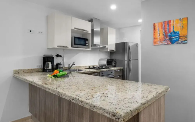Charming 1br1ba Condo in Great Location With Pool