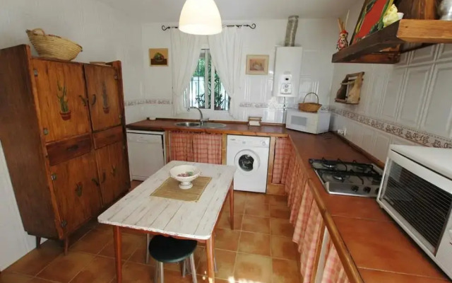 Chalet con piscina privada casa blanca